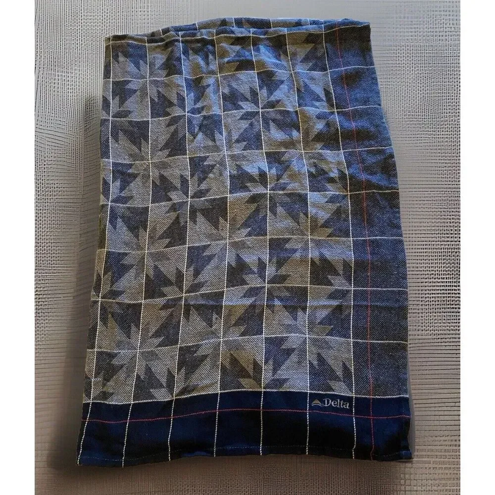 DELTA AIRLINES JOHN‎ HOSRFALL BLANKET THROW FIRST CLASS SNOWFLAKE 48x70